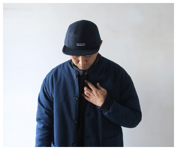patagoniaのキャップのモデル着用画像