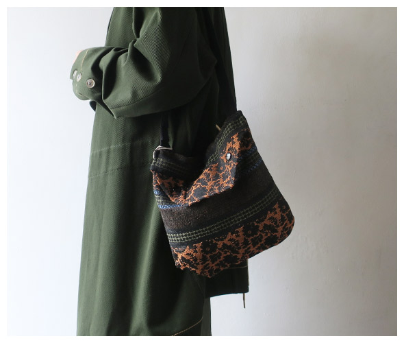 Engineered Garments(エンジニアドガーメンツ) ショルダーポーチ DE058の商品ページです。
