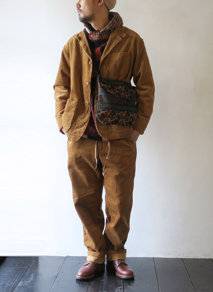 Engineered Garmentsのバッグのモデル着用画像