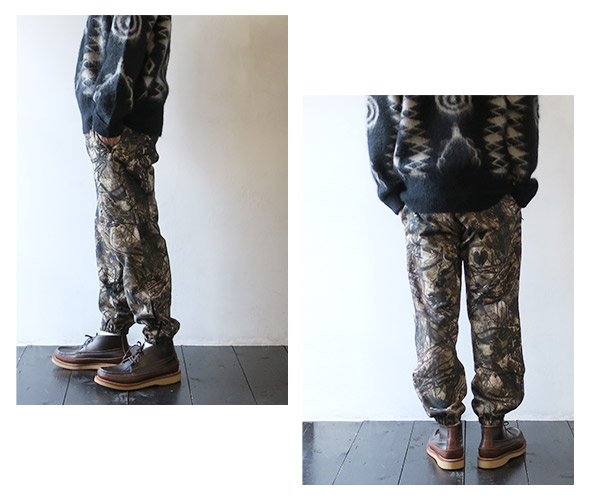 South2 West8のパンツのモデル着用画像