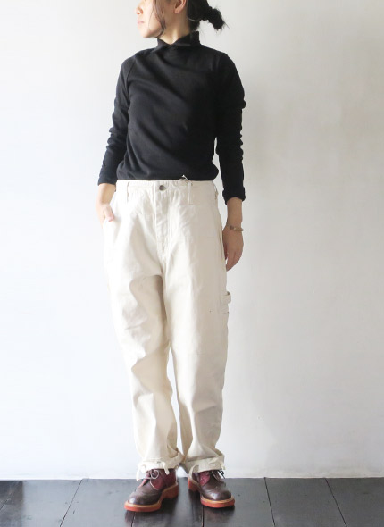 Engineered Garmentsのパンツのモデル着用画像