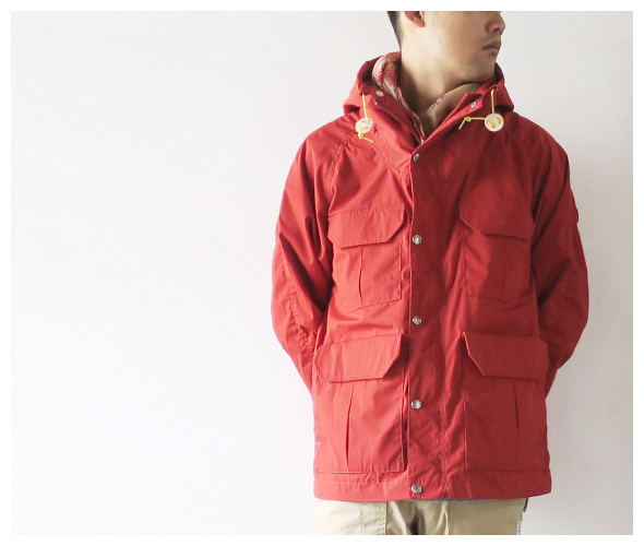 THE NORTH FACE PURPLE LABELのジャケットのモデル着用画像
