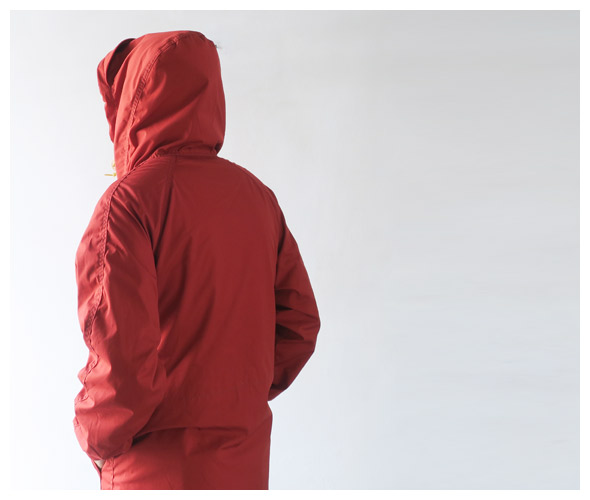 THE NORTH FACE PURPLE LABELのジャケットのモデル着用画像