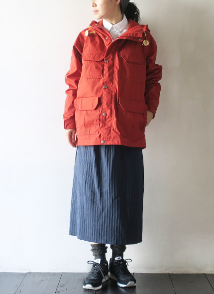 THE NORTH FACE PURPLE LABELのジャケットのモデル着用画像