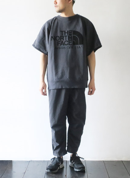 THE NORTH FACE PURPLE LABELのスウェットのモデル着用画像
